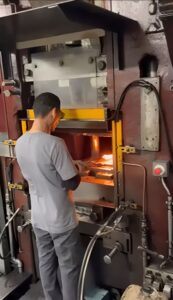 열간단조 프레스 Eumuco SP 100 - 1000 톤 (ID:76338) - Dabrox.com