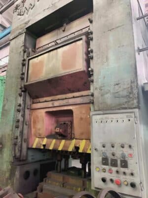 너클 조인트 프레스 TMP Voronezh K504.003.844 - 2500 톤 (사진 4)