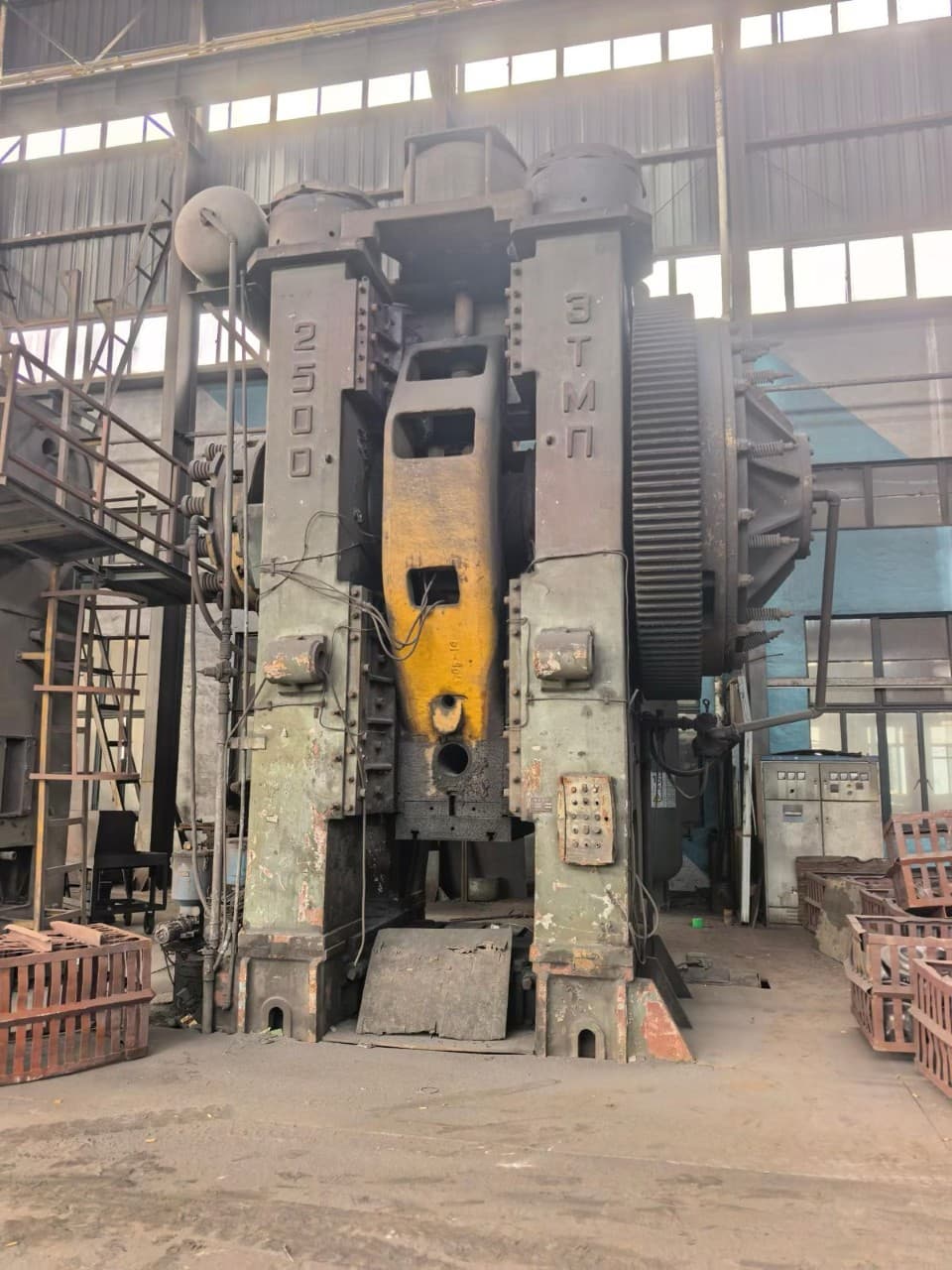 열간 단조 프레스 TMP Voronezh K8544 - 2500 톤