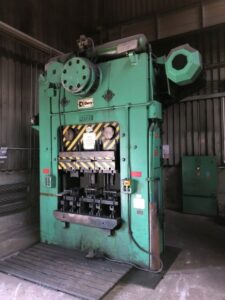 트리밍 프레스 Massey 250 MT - 250 톤 (ID:75344) - Dabrox.com
