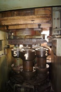 너클 조인트 프레스 TMP Voronezh K04.127.846 - 4000 톤 (ID:S90505) - Dabrox.com