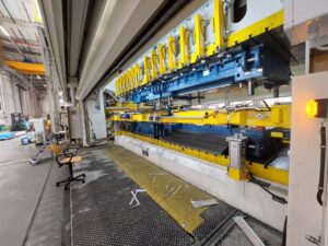 스탬핑 프레스 Aida DSF-TE4-20000-730-250 - 2000 톤 (ID:76378) - Dabrox.com