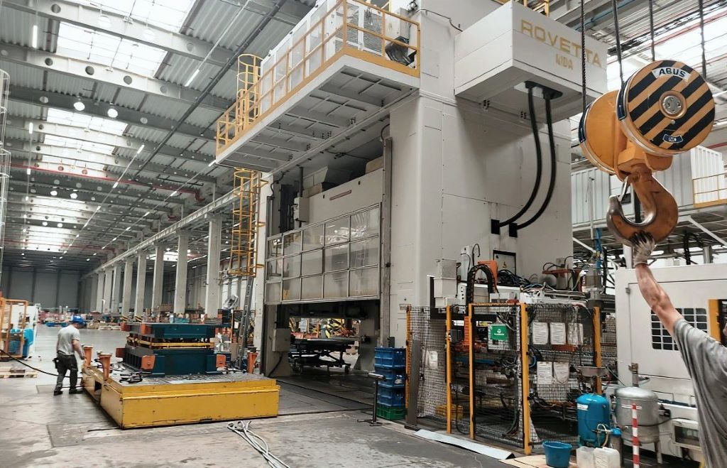 스탬핑 프레스 Aida S4-20000/5500x2500/LD-ET3 - 2000 톤 (ID:76379) - Dabrox.com