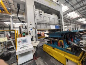 스탬핑 프레스 Aida S4-20000/5500x2500/LD-ET3 - 2000 톤 (ID:76379) - Dabrox.com