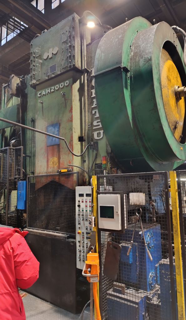 열간단조 프레스 Komatsu CAH2000 - 2000 톤 (ID:76397) - Dabrox.com