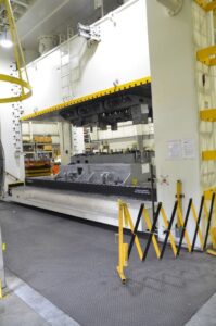 스탬핑 프레스 Simpac DE4P1500 - 1500 톤 (ID:76364) - Dabrox.com