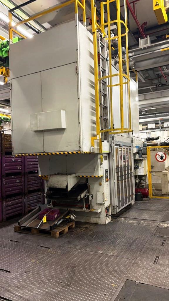 스탬핑 프레스 Muller Weingarten HU 2-250 - 250 톤