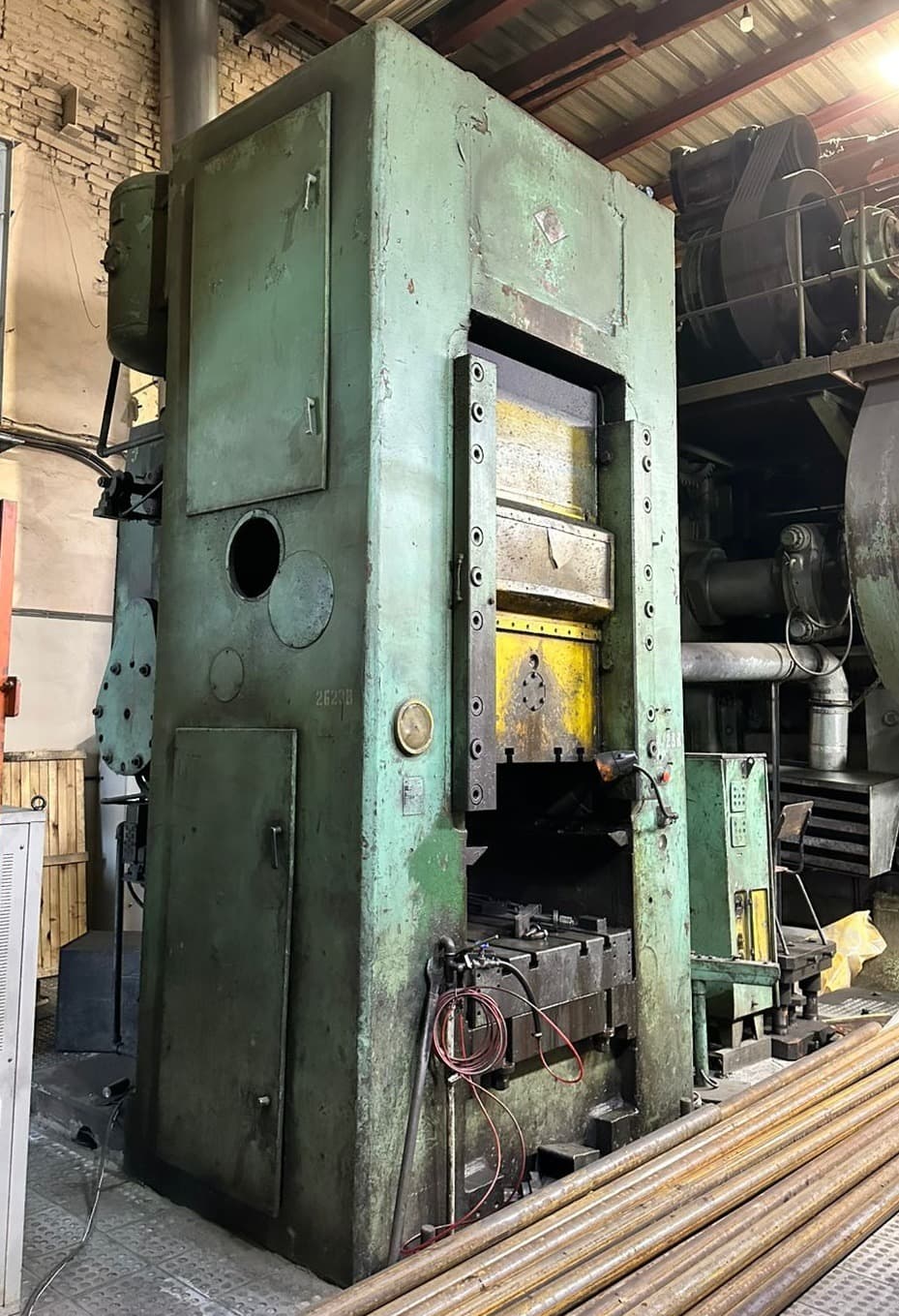 너클 조인트 프레스 Barnaul K8342 - 1600 톤