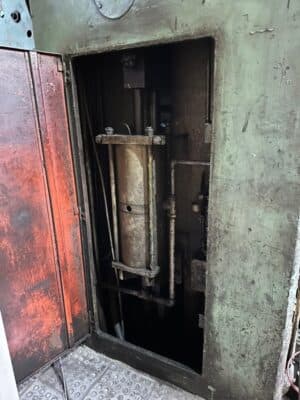 너클 조인트 프레스 Barnaul K8342 - 1600 톤 (사진 2)