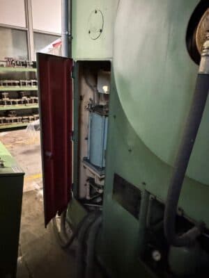 너클 조인트 프레스 Barnaul K8340 - 1000 톤 (사진 1)