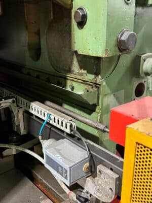 너클 조인트 프레스 Barnaul K8340 - 1000 톤 (사진 10)