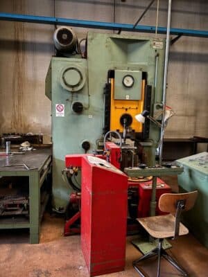 너클 조인트 프레스 Barnaul KB8336 - 400 톤 (사진 2)