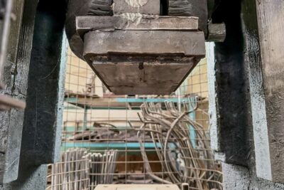 나사 프레스 Berrenberg RSPe 230/300 - 300 톤 (사진 9)