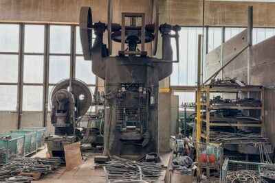 나사 프레스 Berrenberg RSPe 230/300 - 300 톤 (사진 16)