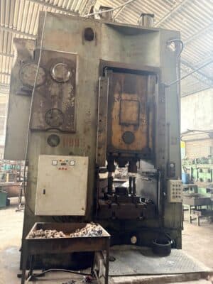 냉간 압출 프레스 Barnaul KB0036 - 400 톤 (사진 1)