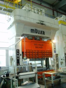 유압 프레스 Muller - 630 톤