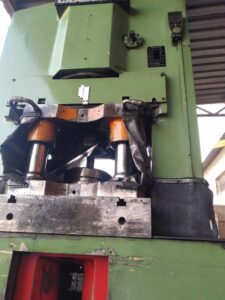 너클 조인트 프레스 Grabener GKN 1000s/11/31007 - 600 톤 (ID:76291) - Dabrox.com