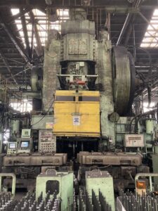 열간단조 프레스 Komatsu CAH3000 - 3000 톤 (ID:76016) - Dabrox.com