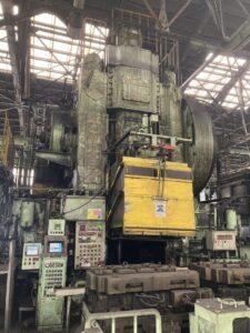 열간단조 프레스 Komatsu CAH3000 - 3000 톤 (ID:76016) - Dabrox.com