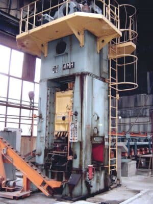트리밍 프레스 Kuzlitmash KB9536 - 400 톤 (사진 3)