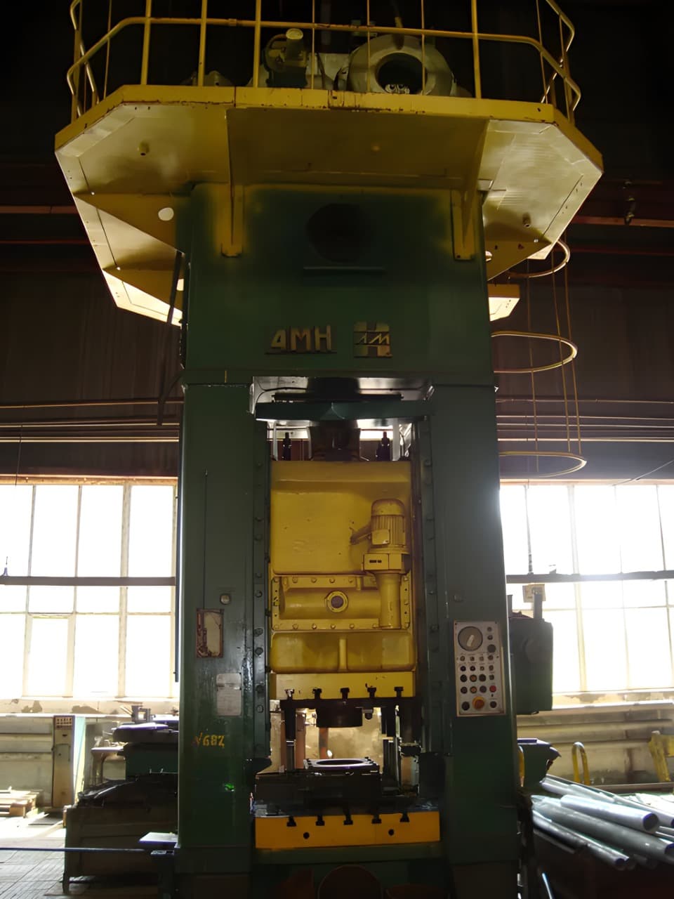트리밍 프레스 Kuzlitmash KB9536 - 400 톤 